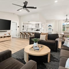 5BR Scottsdale Luxury Pool Home w Hot Tub