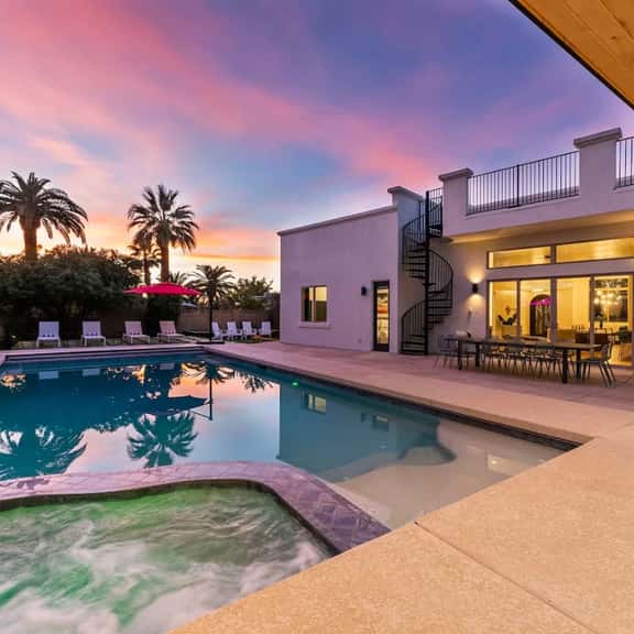 PARADISE VILLA - Image 1