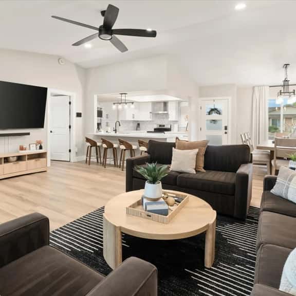 5BR Scottsdale Luxury Pool Home w Hot Tub - Image 1